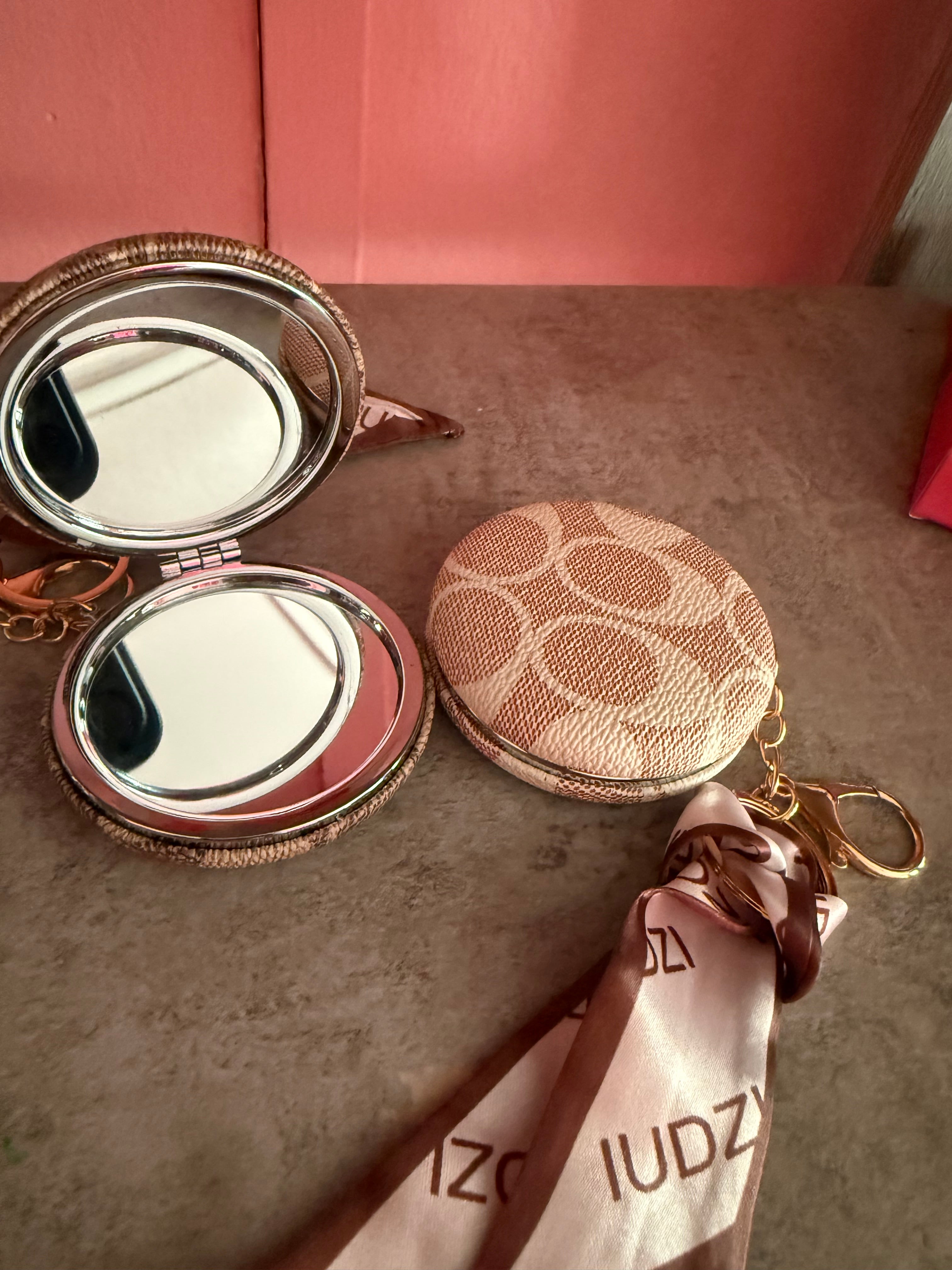 Travel size mirror (1)